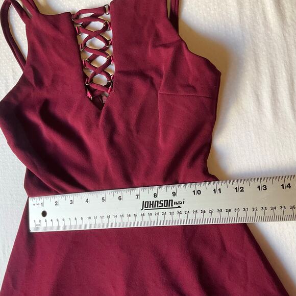 B. Darlin Women Mini Dress size XS Sleeveless A-line Deep Cut sexy Burgundy Red - Picture 3 of 8